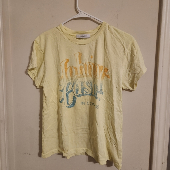 ❤️Day Dreamer Johnny Cash Yellow Graphic Tee Small *hole* - Picture 1 of 5